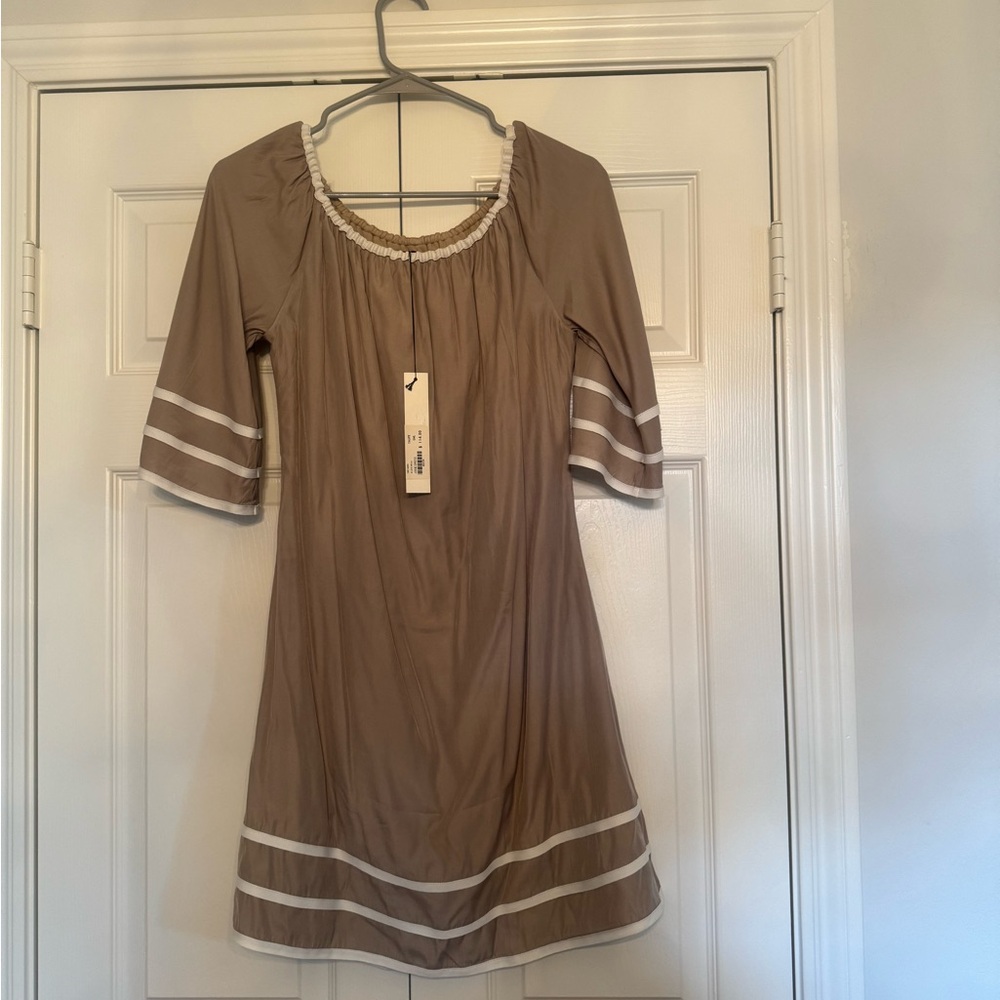 Taupe dress with long sleeves and lace detail
